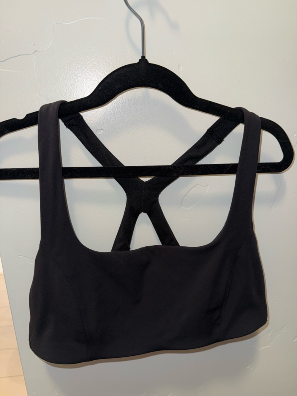Black lululemon sports bra